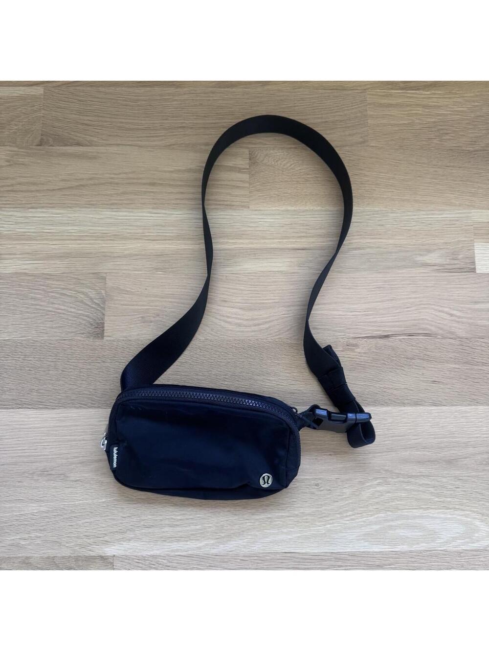 Lululemon Black Everywhere Belt Bag Crossbody